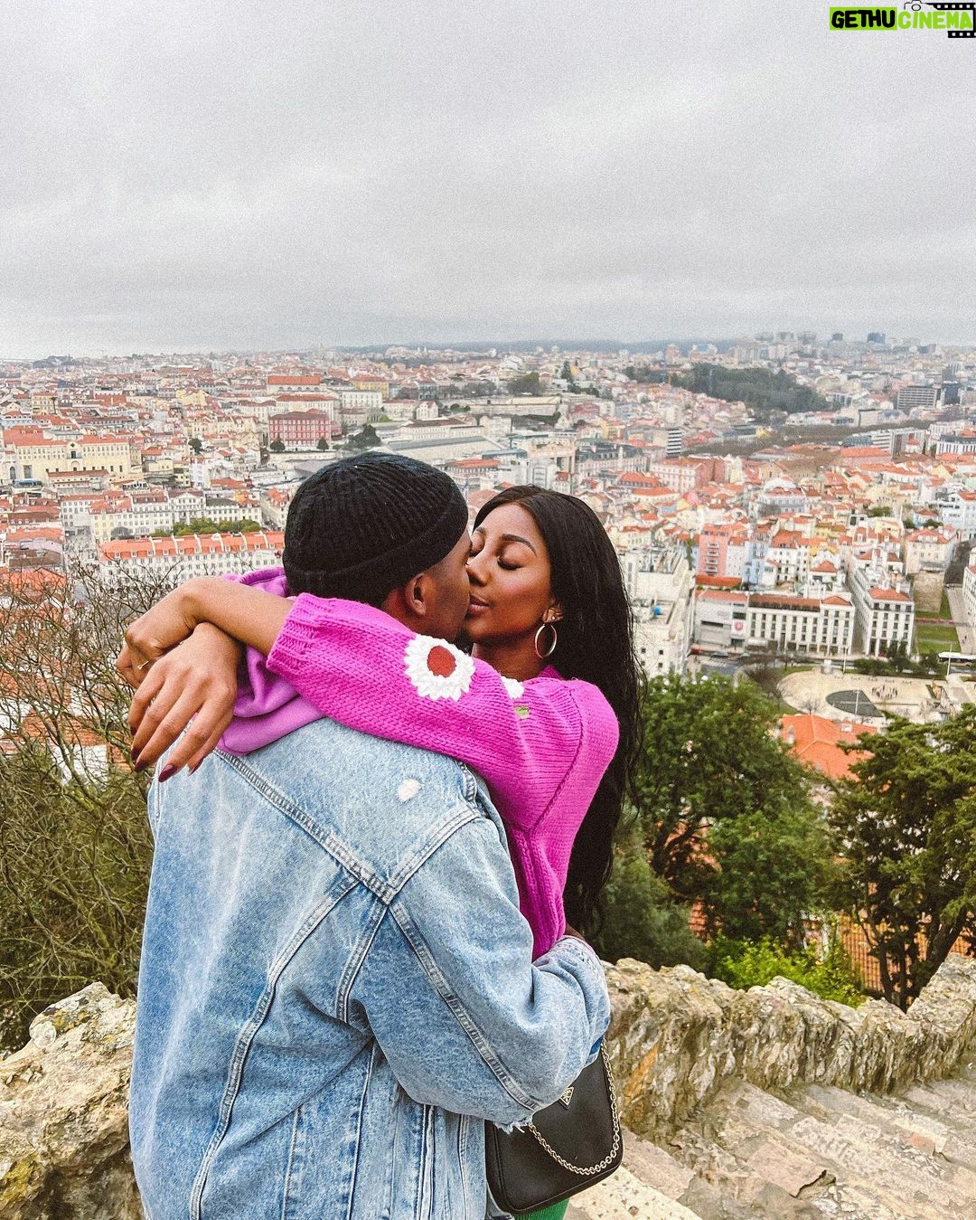 Camilla de Lucas Instagram - Apaixonada por esse lugar! Como vcs indicaram muito, amanhã partiu PORTO. Quem vive aí? Me conta onde tenho que conhecer… 🇵🇹 Lisbon, Portugal