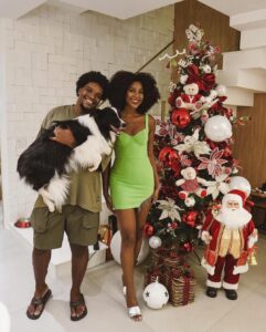 Camilla de Lucas Instagram - Será que vou quebrar a superstição natalina? Daqui a 9 meses volto pra contar o resultado. FELIZ NATAL! 🎄❤️