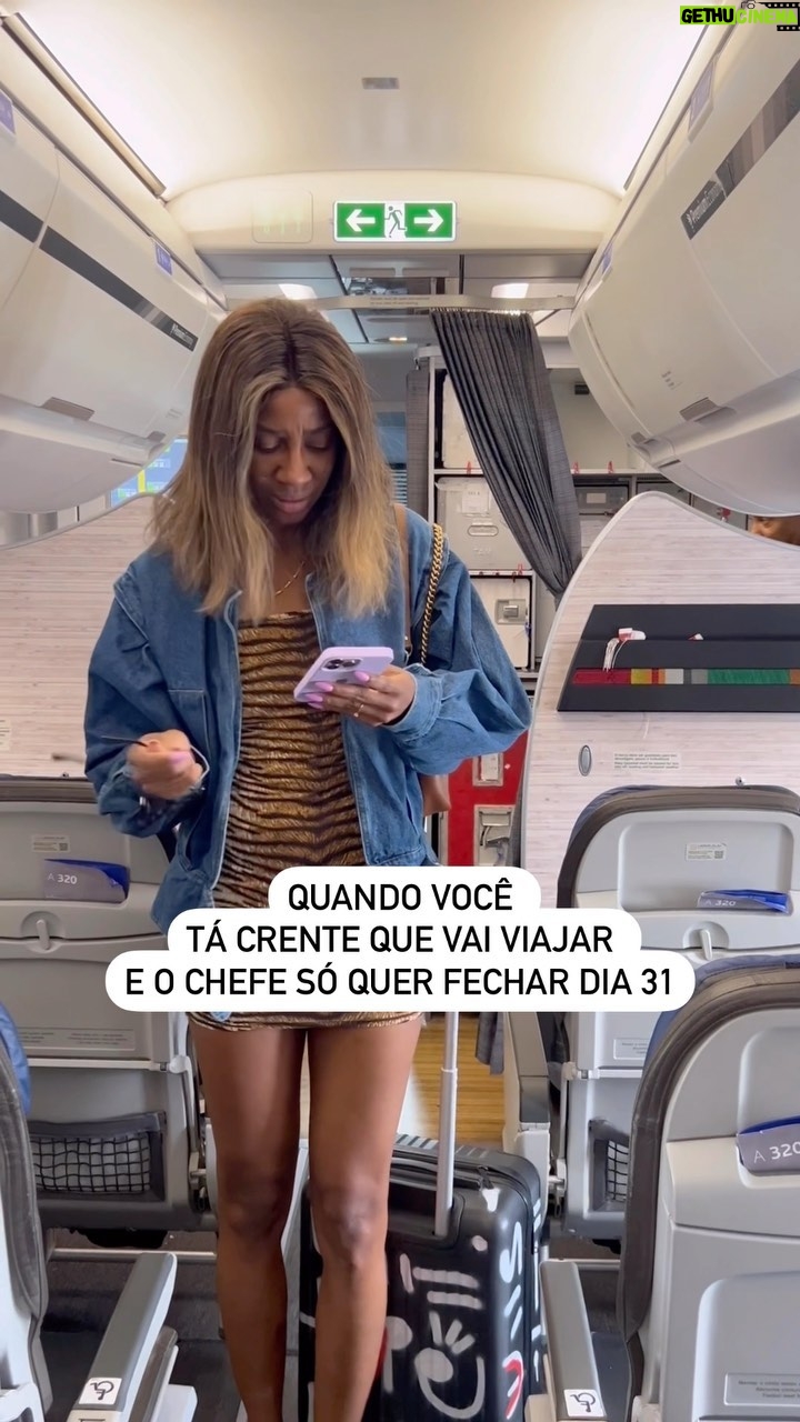 Camilla de Lucas Instagram - É galera, e se deixar quer fechar a loja 23:59 😂😂😂😂