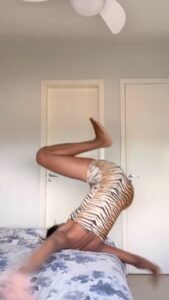 Camilla de Lucas Instagram - Chega uma idade que não dá mais pra acompanhar as trends teen galera.