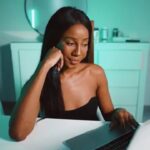 Camilla de Lucas Instagram - É a soma de pequenas coisas que fazem TODA a diferença! E de fato, é. Além de toda a semelhança, é inegável a poderosa influência que ele exerce em minha vida me ensinando bons valores desde cedo. No lugar do cofrinho, entrou os papos de business e os váarios planos de como gastar o cashback @bancooriginal - (incluindo rodar Nordeste afora!) Hahaha afinal, o trabalho duro até aqui foi pra isso né pai?! E se prepare que isso é só o início do seus FRUTOS! 💪🏽💕✨