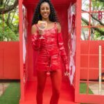 Camilla de Lucas Instagram - O que dizer do #PrimaveraSoundSP que mal conheço e já considero pakas? Valeu pelo rolê incrivel, @BeefeaterBrasil ♥️ Qual é a próxima #EstaçãoBeefeater para eu explorar? #PrimaveraBeefeater [Beba com moderação. Não compartilhe com menores de 18 anos.]