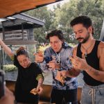 Camilo Instagram - Vayámonos de aquiii porque chilló con @camilo y @evaluna 🔥🦐 #quechille #PLIS