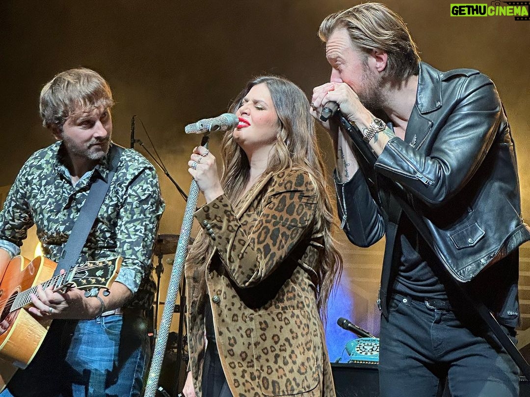 Candace Cameron-Bure Instagram - What a night β¨ watching my sweet friend @hillaryscottla and @ladya at the Beacon theater in NYC!!! Sheβs so talented and even more beautiful on the inside as she is on the outside. Iβm am blessed to know all these women and have them in my life πππ