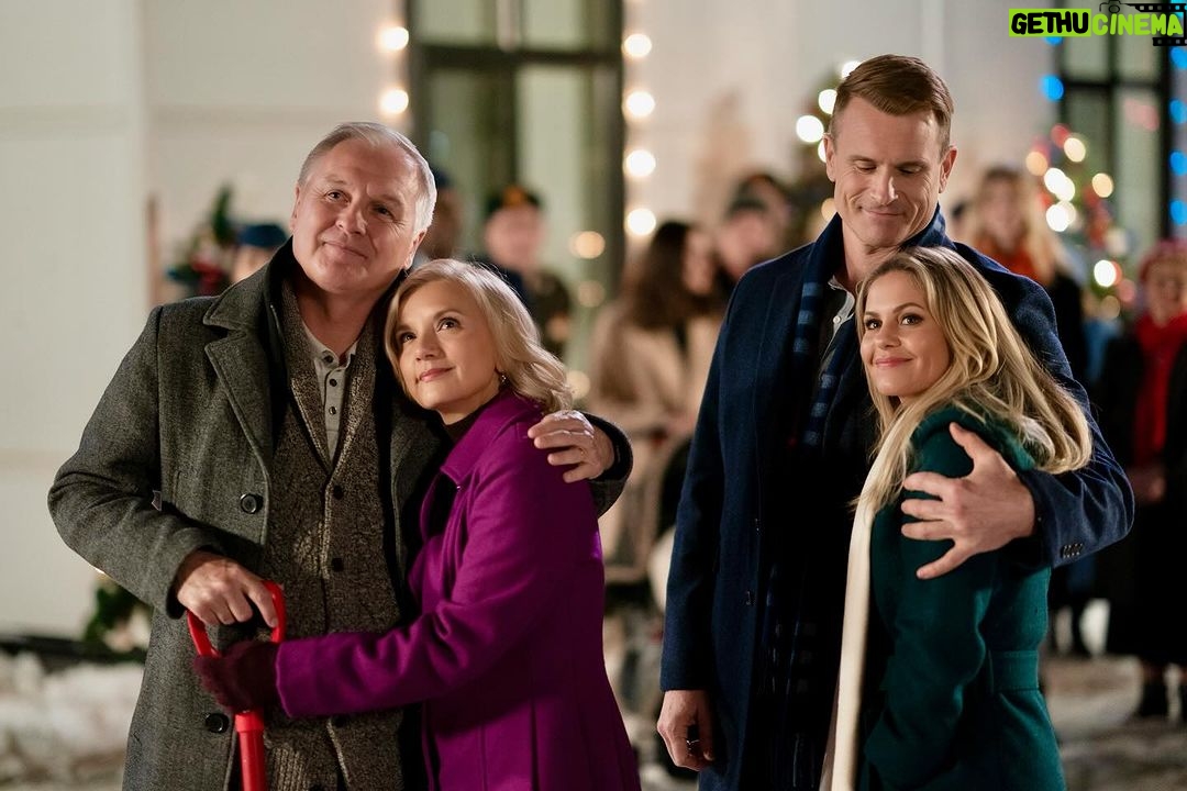 Candace Cameron-Bure Instagram - A very HAPPY THANKSGIVING from the ‘My Christmas Hero’ cast to YOU 🍁🧡 We are so excited for you all to see this movie TOMORROW at 8/7c on @gactv…but first, turkey and pie 😉 #greatamericanfamily