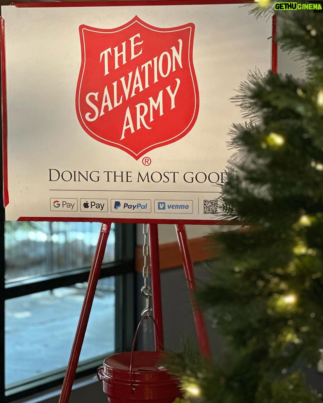 Candace Cameron-Bure Instagram - What a blessing this day has been to me ❤️ I always love spending time with my @salvationarmyus family, but seeing the joy in the hearts of these kids was unmatched!