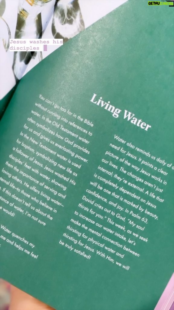 Candace Cameron-Bure Instagram - Happy Sunday! 🙏🏼✨ Giving you a reminder and encouragement today from my wellness journal, Healthy in The Hustle, that Christ is our living water. He offers living water, eternal life, to those that believe in Him! John 4:13-14 says “Jesus says to her, “Everyone who drinks of this water will be thirsty again, but whoever drinks of the water that I will give him will never be thirsty again. The water that I will give him will become in him a spring of water welling up to eternal life.” 💜