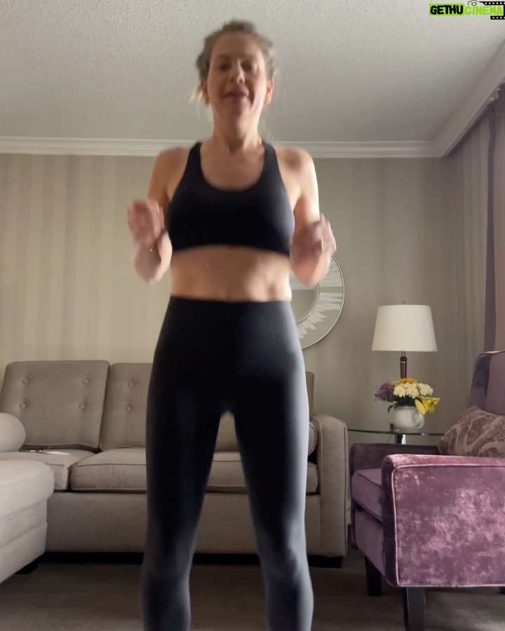 Candace Cameron-Bure Instagram - Gotta admit- my fitness isn’t where it used to be. But it never goes away!! I always do something, even if it’s only once or twice a week while traveling for 30 minutes. You’ve gotta keep your body moving. Here are a few snippets of my hotel workout using the @kirastokesfit app!! I always bring my Kira bands everywhere I go. But that’s all I had. No weights. Just my body and a water bottle - whatever works! Here is my combo of short stacks I did from the app. Just pick a few to combine and you’ll eventually have combos you’ll love tailored just for you 🤗 - or, do the combos Kira has already put together if you don’t want to think about it. • dynamic band activation/burnout (get the blood flowing - 5 min • full body ladder - 4 min • standing abs (use a water bottle for weight if you don’t have any) - 12 min • Ab Blast 6 min. • Band Bridge Burnout Not an Ad- #stokedathlete Just what I love 💗 Kirastokes.com