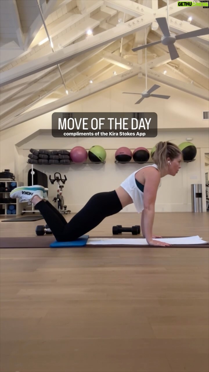 Candace Cameron-Bure Instagram - Here is my MOVE OF THE DAY compliments of the @kirastokesfit app šŖš¼ā¦Iām calling it the stealth panther šš