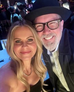 Candace Cameron-Bure Instagram - Mom + Dad = Best. Dates. Ever. 🫶🏼✨⭐️ Tune into the @movieguide awards tonight on @greatamericanfamily at 8PM EST as we celebrate the entertainment that inspires us all!! Styling: @erinnoella Hair: @theonly_davidrobert Make up: @lyndsayzmakeup