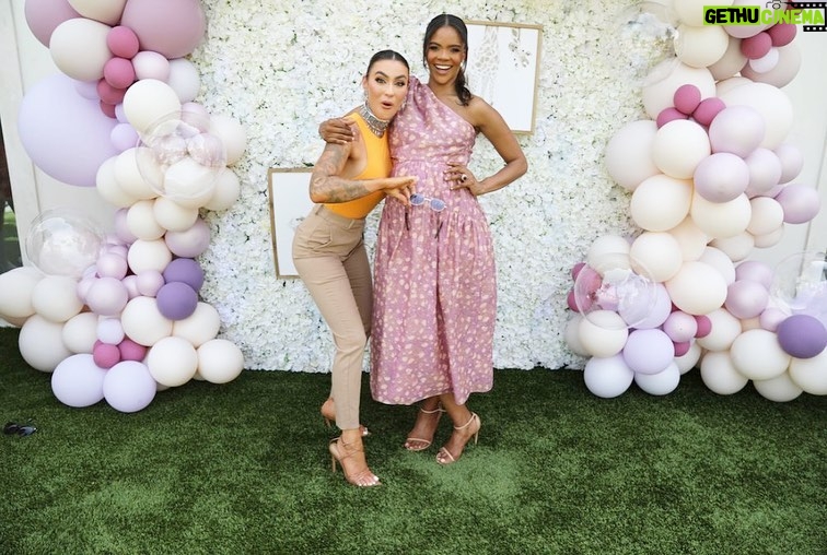 Candace Owens - 434.4K Likes - It’s a…GIRL💕
The sweetest sprinkle ever for our baby girl, who we cannot wait to meet.
So much I can say about yesterday but I’ll just start with the obvious: @brittanyaldean and @jasonaldean are Nashville’s finest.
Cannot thank them enough for hosting this most perfect day. Britt—you really have the best heart ever. To know you is to love you. From the moment I arrived in Nashville (no friends or family) you welcomed right into the southern fold. The fact that you were so sick and STILL allowed this day take place is just beyond. Love you so much.
And to @erin_creighton_ without whom this day would not have been possible: nothing to say other than you do not meth around.
Wishing the entire world could learn the true meaning of southern hospitality.
Can’t wait to meet our baby girl.