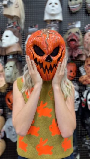 Candice King Instagram - When it’s less than 24hrs until Halloween and you just gotta step up tha vibes 🎃 ✨