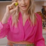 Candice King Instagram - Just spent a lovely weekend back in my hometown of Orlando FL soaking up the sun and enjoying my favorite key lime pies ☀️ The only way to make a proper key lime pie is with actual key limes… which are very different from regular limes. And if you decide to squeeze the fresh key limes yourself I’m here to tell you the juice is definitely worth the squeeze 😉 (especially if you’ve got an @smeg juicer in your kitchen) Watch the full video of me baking a Key Lime Pie on my YouTube channel xo Link in Bio!