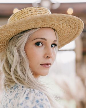 Candice King Instagram - 🌬️💙