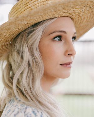 Candice King Instagram - 🌬️💙