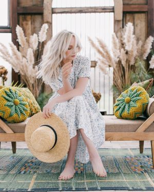 Candice King Instagram - 🌬️💙