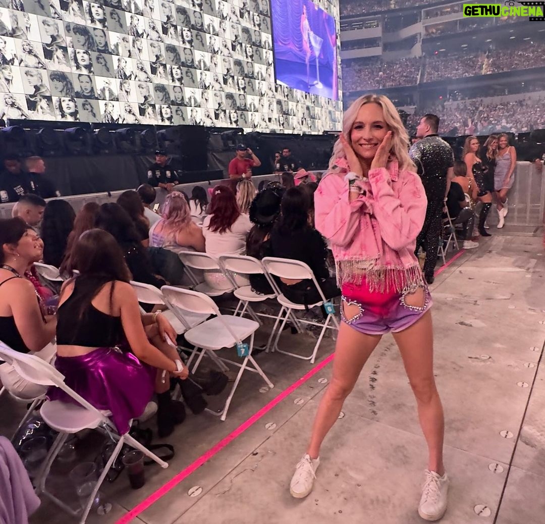 Candice King Instagram - I never wanted it to end 💕 ðŸ˜#erastour Los Angeles, California