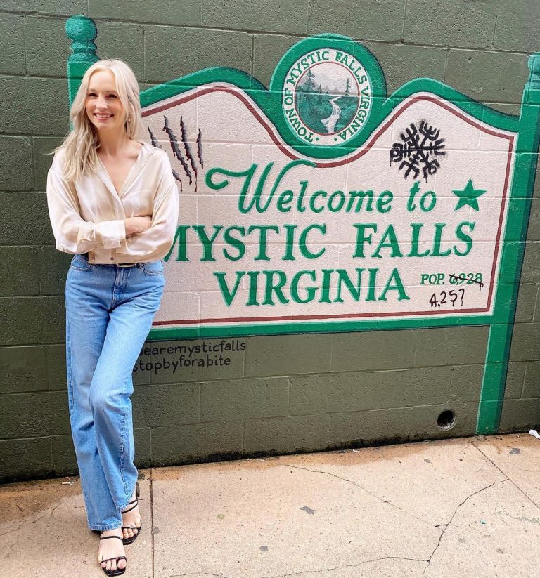 Candice King Instagram - An alley that was once used for filming make outs and supernatural murders has become a place for making memories. This was my first time walking around Covington GA in many years. I don’t have all the words to describe what it’s like to see this town, that we spent years of our lives together filming in, bring Mystic Falls to life. Just many feelings of gratitude. #tvdforever