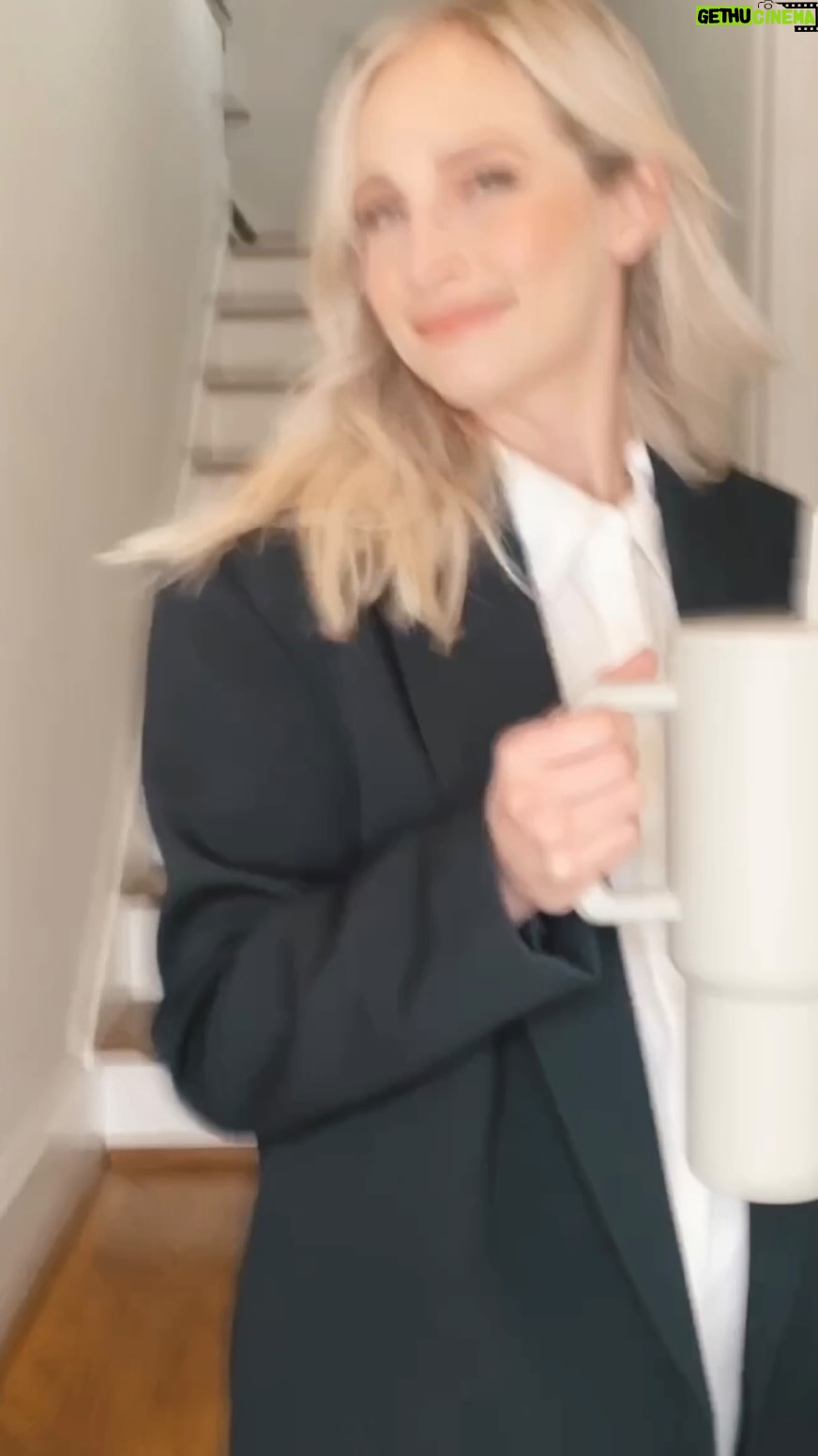 Candice King Instagram - Phone ✔️wallet ✔️ keys ✔️ sunglasses ✔️ water ✔️ jacket ✔️ @roamwears winter collection ✔️✔️✔️ is getting out of the house in the morning a blur for anyone else? 💨