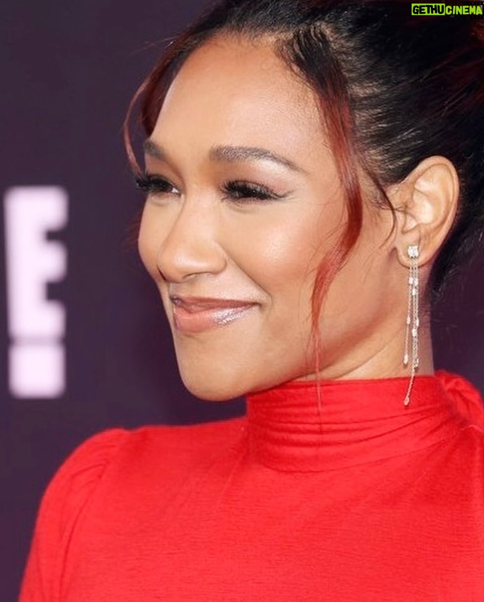 Candice Patton Instagram - Lady in red @ #peopleschoice. Thanks to fans for the nom! 8 years later and we still feel the love! 💃🏽🌹 Los Angeles, California