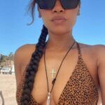 Candice Patton Instagram - beach day photo dump 🏖☀️🌊 My favorite things to do on the beach are sleep, read and laugh. Los Angeles, California