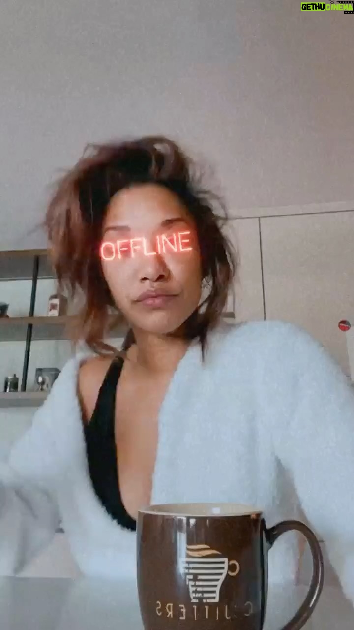 Candice Patton Instagram - 😴I’m on third cup already ☕️ happy hump day!
