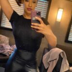 Candice Patton Instagram - mrs incredible lite #theflash s7 finale tonight. (Last one: fk yeah let’s go fight some bad guys!)