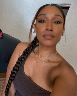 Candice Patton Instagram - Lara Croft vibes