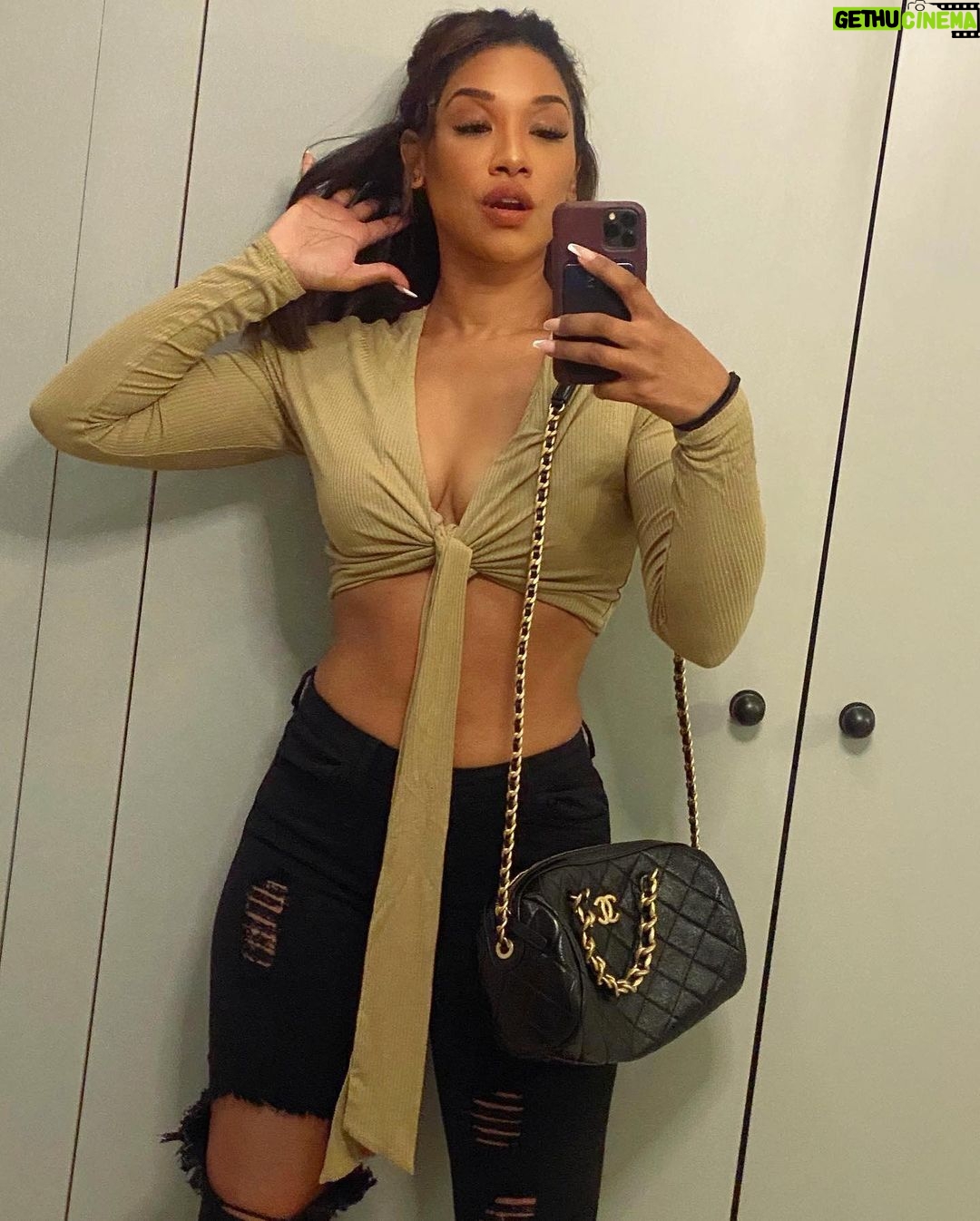 Candice Patton - 271.3K Likes - dice game 🎲