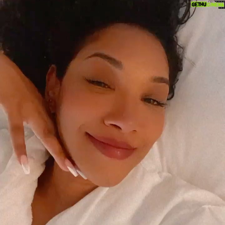 Candice Patton Instagram - The Off-Season. photo dump