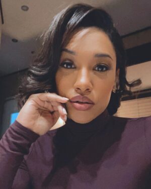 Candice Patton Instagram - bored on the set and I’m on the set bored.