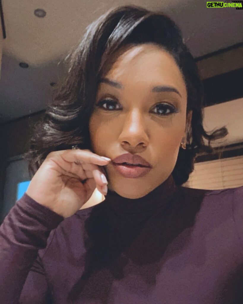 Candice Patton Instagram - bored on the set and I’m on the set bored.