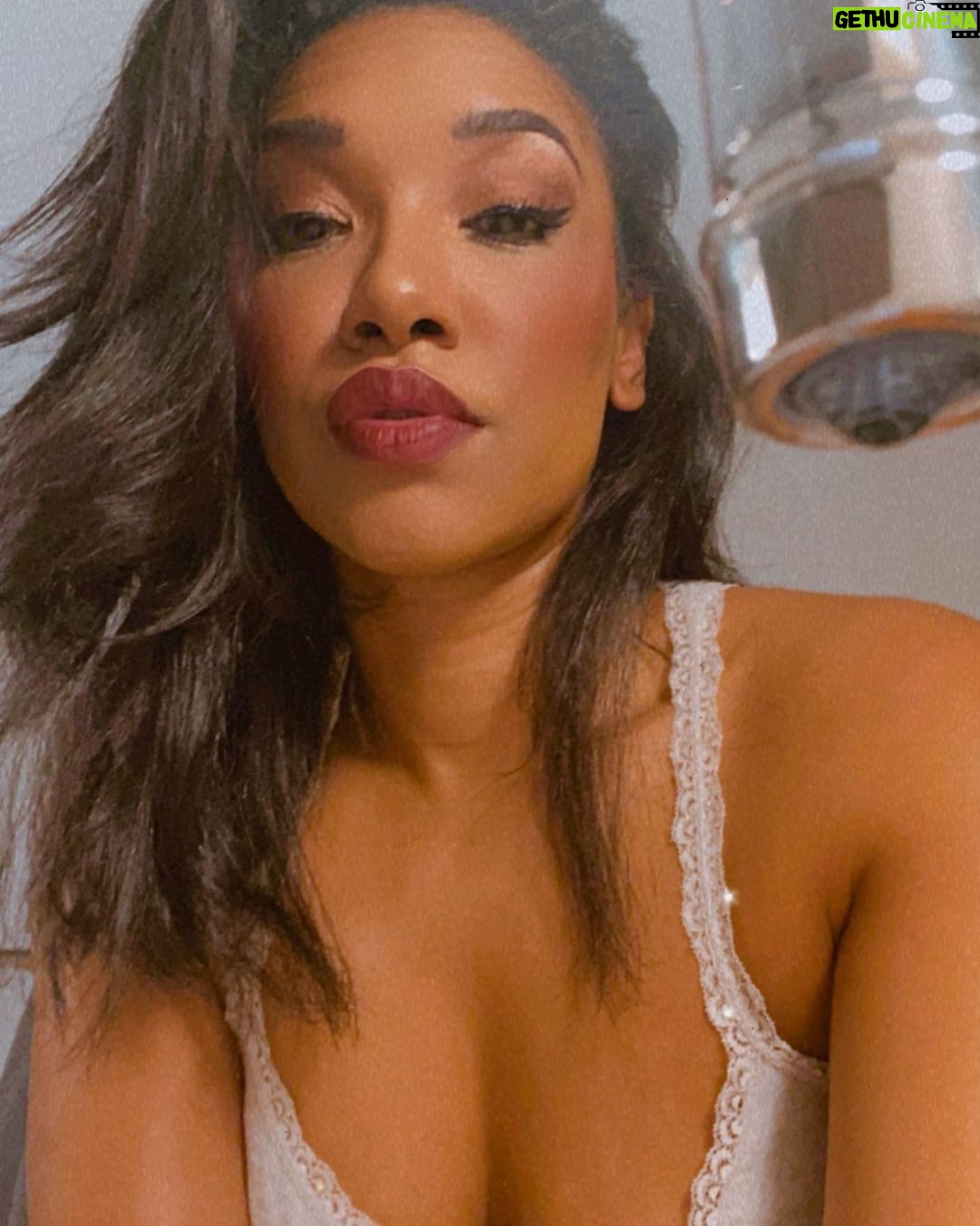 Candice Patton - 269.8K Likes - Drip drip 💧