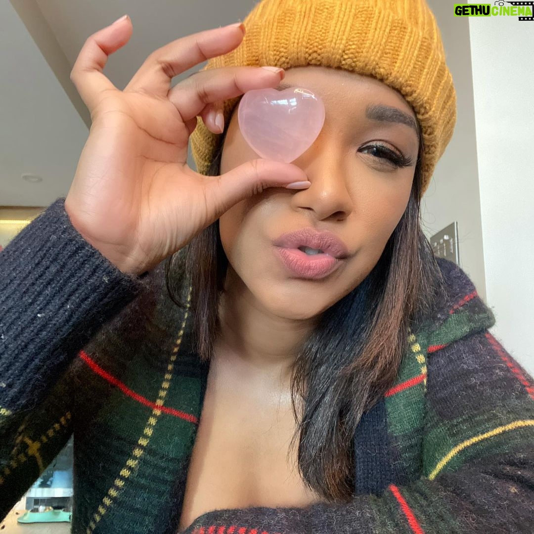 Candice Patton - 325.7K Likes - 🐣 byrdie