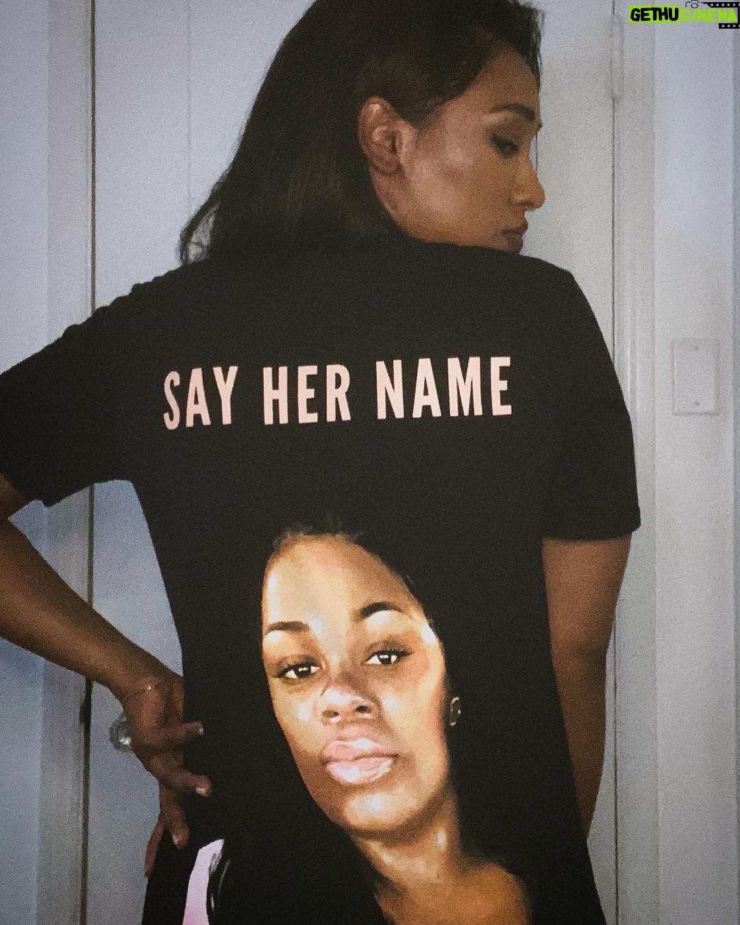 Candice Patton - 205.9K Likes - It’s been 150 days since Breonna Taylor was murdered in her home by Jonathan Mattingly, Brett Hankison, and Myles Cosgrove—and her killers have not been charged. Too often Black women who die from police violence are forgotten. Let’s stay loud, keep demanding justice for Breonna and her family, and SAY HER NAME. Proud to stand with @wnba players in joining this campaign, created by @phenomenal in partnership with the Breonna Taylor Foundation, to which all profits from tees will be donated. (Art by @arlyn.garcia)