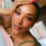 Candice Patton Instagram - freckles and vitamin d🔋