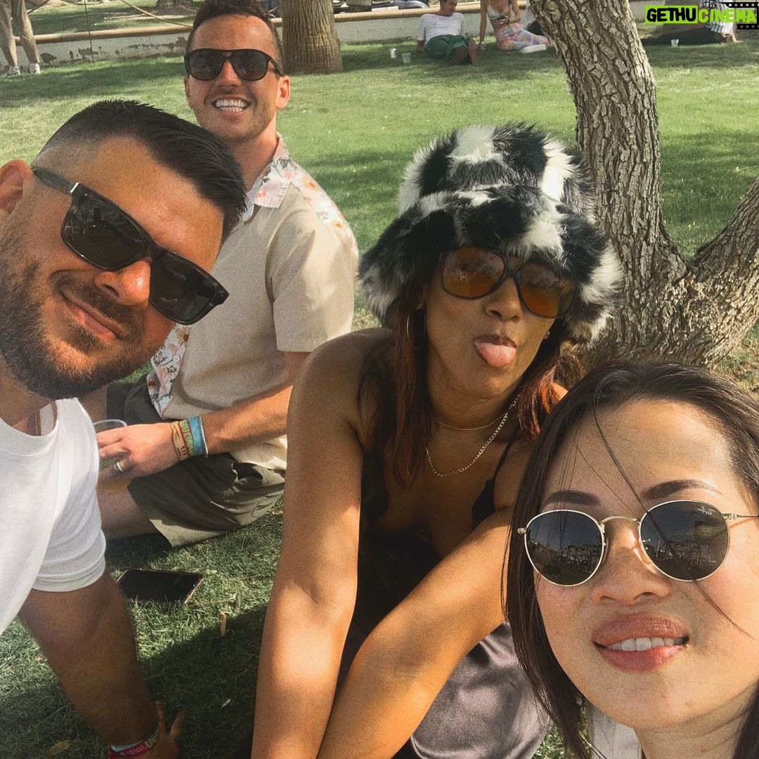Candice Patton Instagram - 🌴 just a girl having a good time 🙃 Palm Springs, California