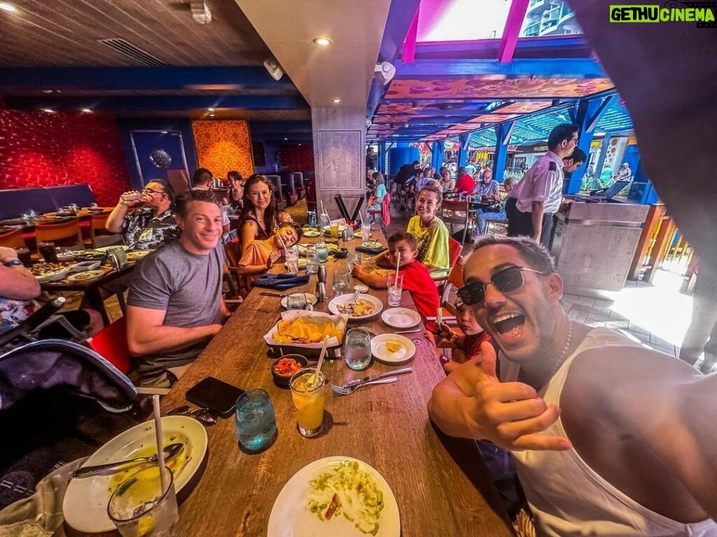 Carlos PenaVega Instagram - Just a family who loves #cruising :)