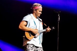 Carlos PenaVega Instagram - Life lately :) 🎶 🎤 @bigtimerush 📸 @parisvisone