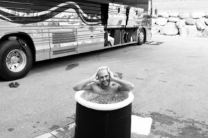 Carlos PenaVega Instagram - 🎶 Ice Ice baby 🎶 📸 @parisvisone