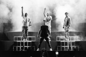 Carlos PenaVega Instagram - Life lately :) can’t believe Tour is almost  over!!!! 6 more shows in the US!!! Can’t wait to see you all 🎉 🎵 🤩 📸 @parisvisone