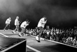 Carlos PenaVega Instagram - Hershey Stadium!! Tonight was AMAZING!!! Thank you all for such a memorable night :) ❤️ what a crowd!!! 📸 @parisvisone
