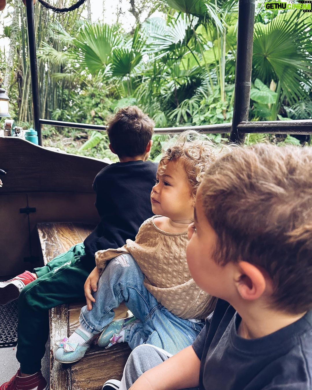 Carlos PenaVega Instagram - What a magical day! A belated bday celebration for our Oceanito. Feliz cumpleaños Ocean!!! A big gracias to @disneyparks @waltdisneyworld AND our amazing guide Dana for making it as magical as we dreamed it would be! #WaltDisneyWorld #DisneyHolidays @disneyworld.latino #DisneyFamilia #spanglish Ps. Kingston is still crushing hard on all the princesses. He’s determined to marry Rapunzel FOR REAL. 🤣