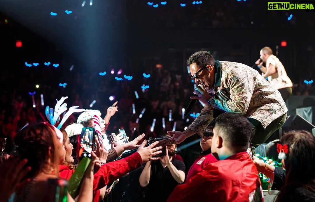 Carlos PenaVega Instagram - 3 shows down and 3 to go! The @iheartradio #jingleball tour has been great! -> swipe to see who we’ve met so far!! Oh and we got to watch a legend perform in Detroit last night !! !?!?!?!?!?!?