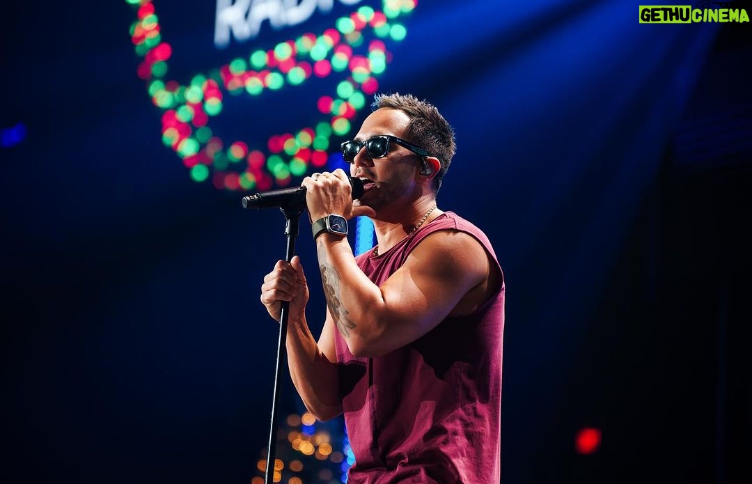 Carlos PenaVega Instagram - 3 shows down and 3 to go! The @iheartradio #jingleball tour has been great! -> swipe to see who we’ve met so far!! Oh and we got to watch a legend perform in Detroit last night !! !?!?!?!?!?!?