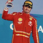Carlos Sainz Jr. Instagram - Soak it up @carlossainz55 🏆 that was a great drive! 💪 #BahrainGP 🇧🇭 #F1 #CarlosSainz Bahrain International Circuit