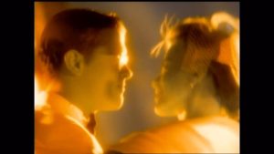 Carlos Vives Instagram - ¿Se acuerdan de esta canción? ¡Los inicios de la Toti! Te quiero, que alegría ver el camino que hemos recorrido ❤️ @sofiavergara #TBT #QueDiera