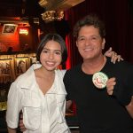 Carlos Vives Instagram - Anoche celebramos en el Cumbia House la Fiesta Bisiesta que solo pasa cada 4 años. Fue una celebración llena de magia, y música. Que alegría la compañía de nuestros amigos Gusi, Angela y Lu, ¡Pasamos felices! ❤️ @gusi @angela_aguilar_ @luisafernandaw @elcumbiahouse @gairamusicalocal