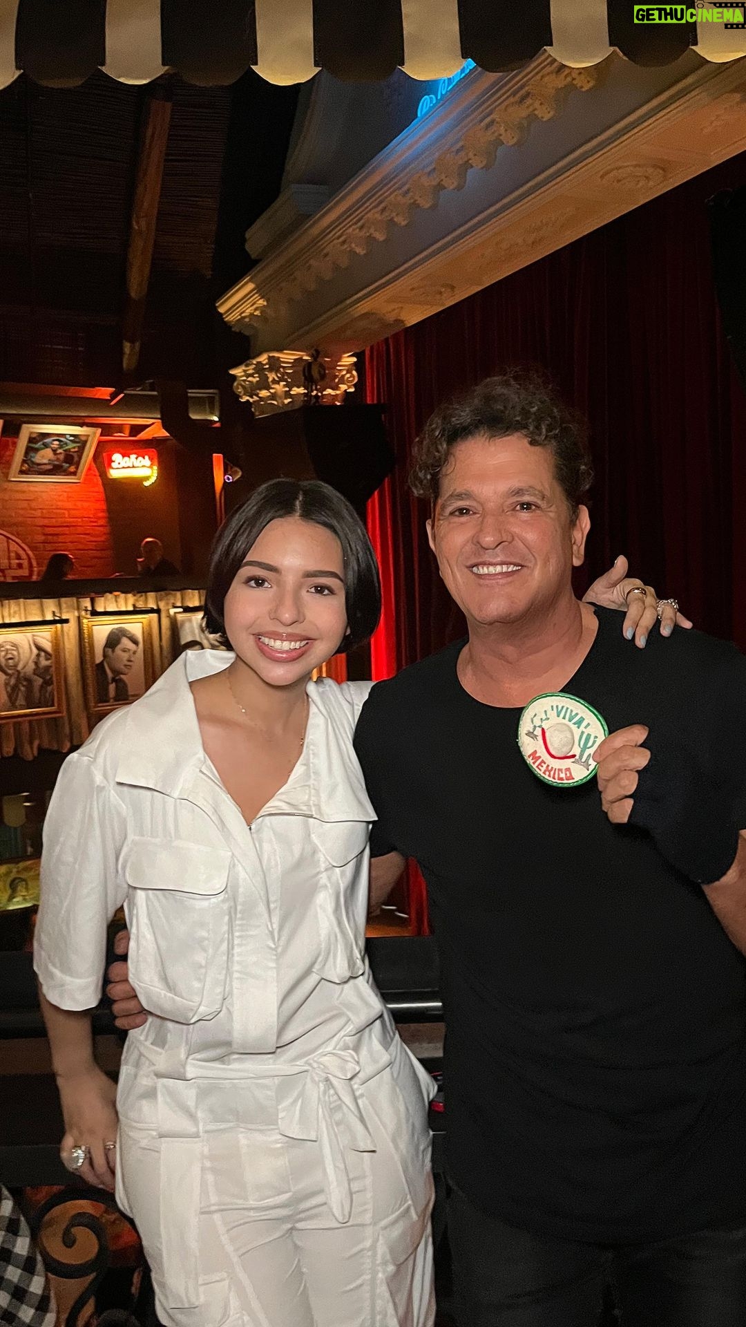 Carlos Vives Instagram - Anoche celebramos en el Cumbia House la Fiesta Bisiesta que solo pasa cada 4 años. Fue una celebración llena de magia, y música. Que alegría la compañía de nuestros amigos Gusi, Angela y Lu, ¡Pasamos felices! ❤️ @gusi @angela_aguilar_ @luisafernandaw @elcumbiahouse @gairamusicalocal