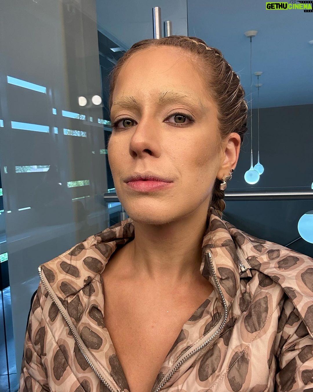 Carmen Aub Instagram - ¿Qué nombre me pondrían? Por suerte mis madrinas ya lo tienen, HOY en #ConCarmen seré bautizada y la queso ! 💅 DESLICEN PARA VER LAS FOTOS DEL PROCESO!! 11pm por E! Dragged by @faridserio